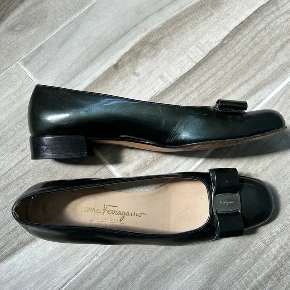 Salvatore ferragamo vara heels - Picture 2 of 7